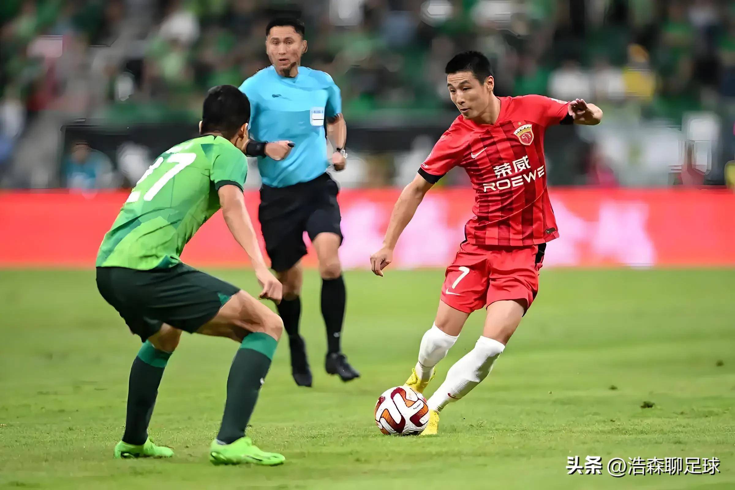 上海海港成为本场最大亮点,中超瞬间破防,三杀 上海海港成为本场最大亮点,中超瞬间破防,三杀