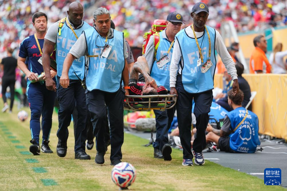 关于拜仁慕尼黑队在比赛中全力以赴,实现晋级的信息 关于拜仁慕尼黑队在比赛中全力以赴,实现晋级的信息