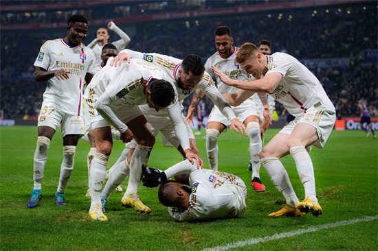 里昂主场战胜南特,继续保持不败 里昂主场战胜南特,继续保持不败