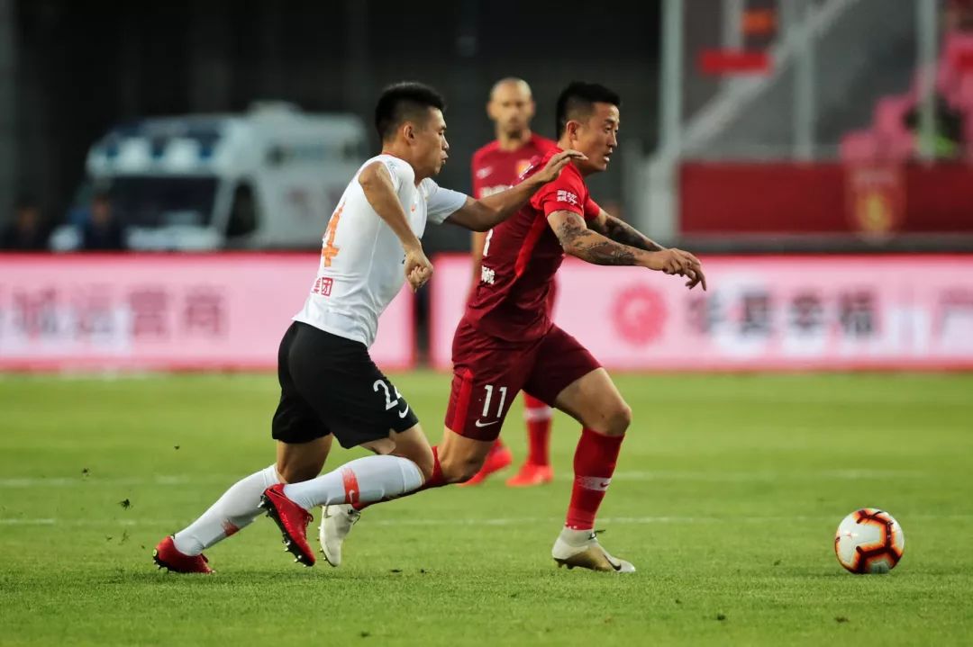 武汉卓尔在最新比赛中取得连胜,排名上升 武汉卓尔在最新比赛中取得连胜,排名上升