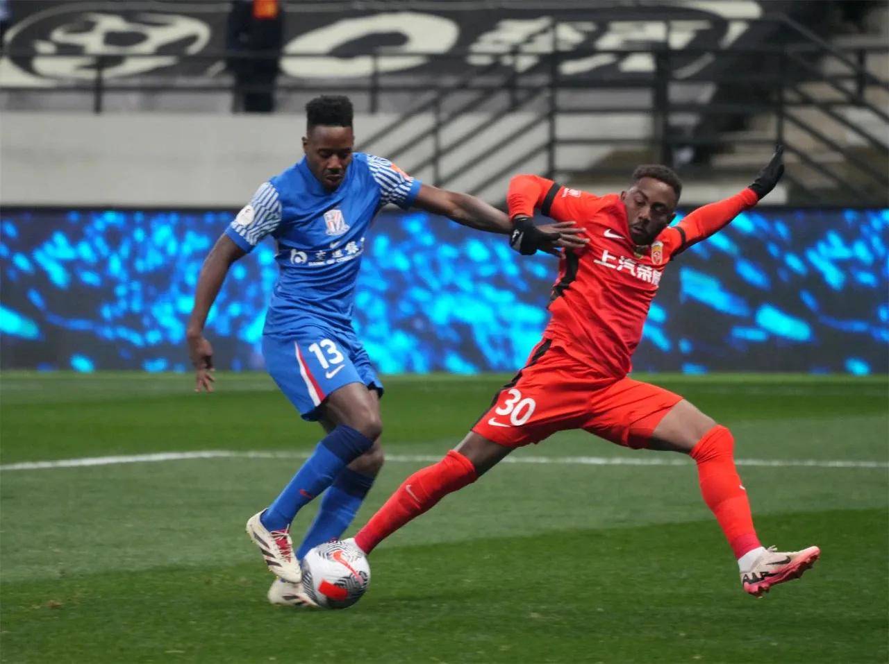 火爆角逐:申花PK泰达双方将在比赛中展开搏击!的简单介绍 火爆角逐:申花PK泰达双方将在比赛中展开搏击!的简单介绍