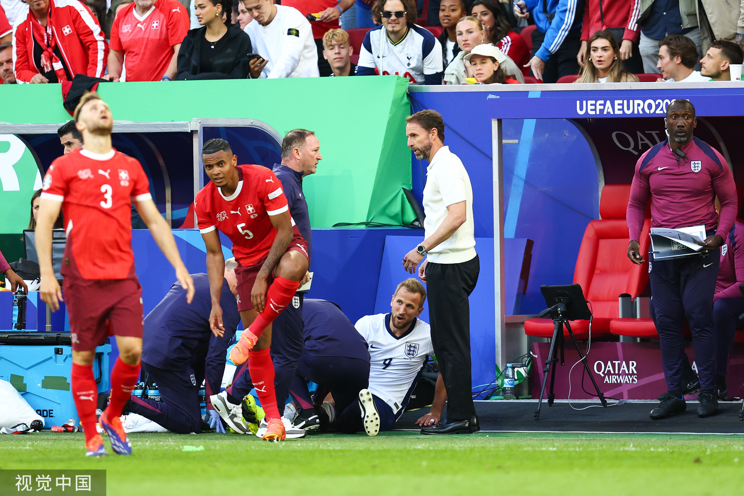 瑞士队在比赛中大获全胜,击败对手 瑞士队在比赛中大获全胜,击败对手