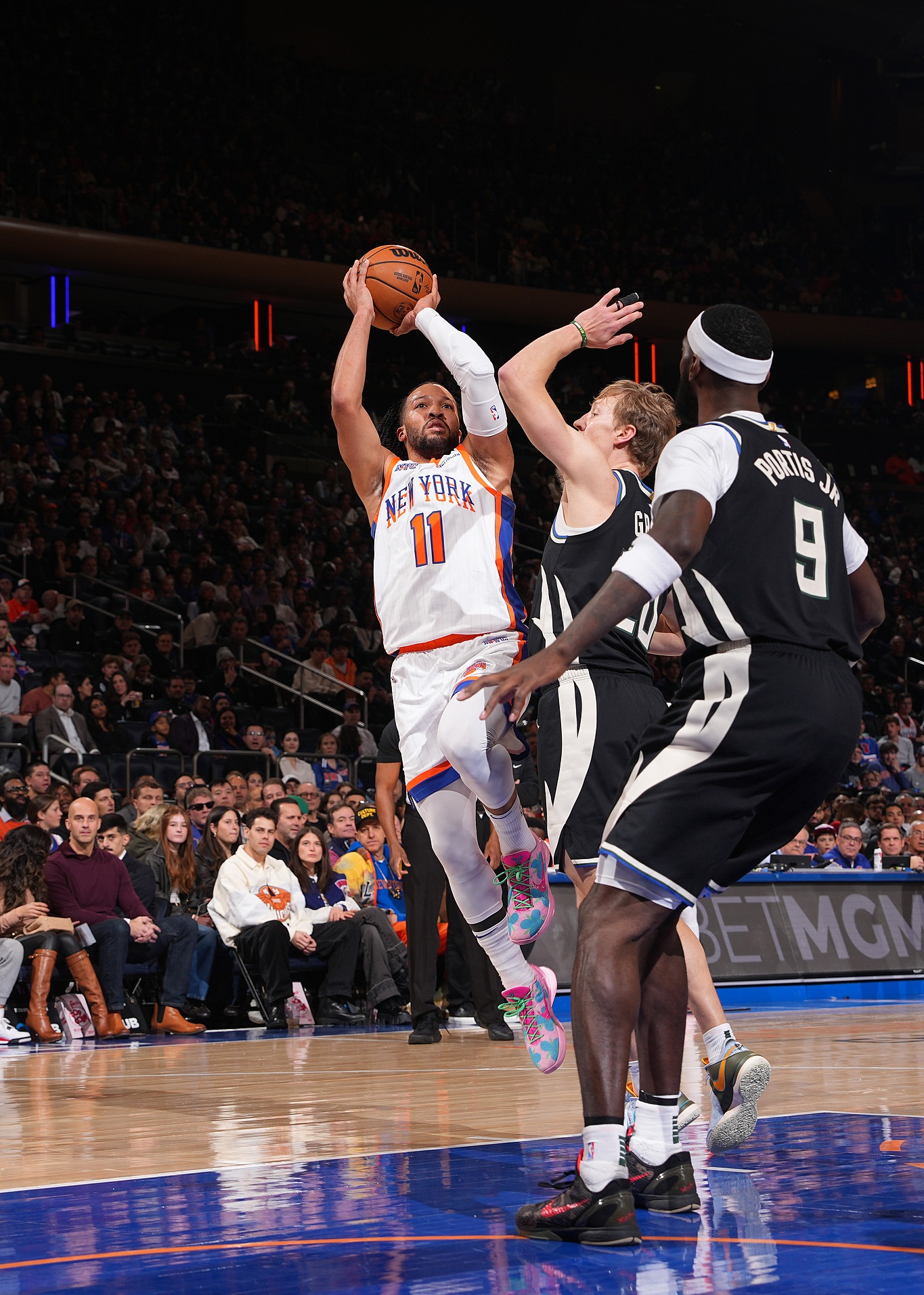 包含雄鹿主场战胜尼克斯,安特托昆博全面表现率队取胜的词条 包含雄鹿主场战胜尼克斯,安特托昆博全面表现率队取胜的词条