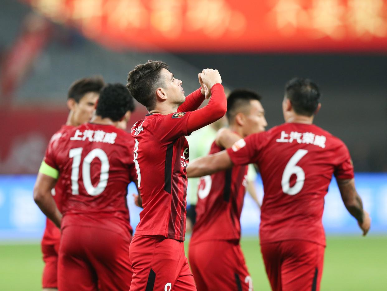 中超球队精彩斩获胜利,表现令人惊叹,引发关注 中超球队精彩斩获胜利,表现令人惊叹,引发关注