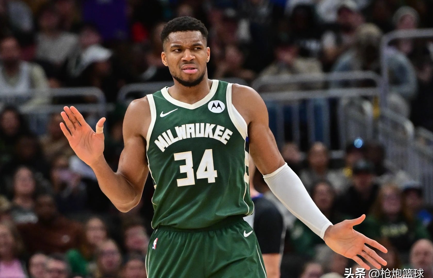 雄鹿不敌篮网,字母哥砍下28分 雄鹿不敌篮网,字母哥砍下28分