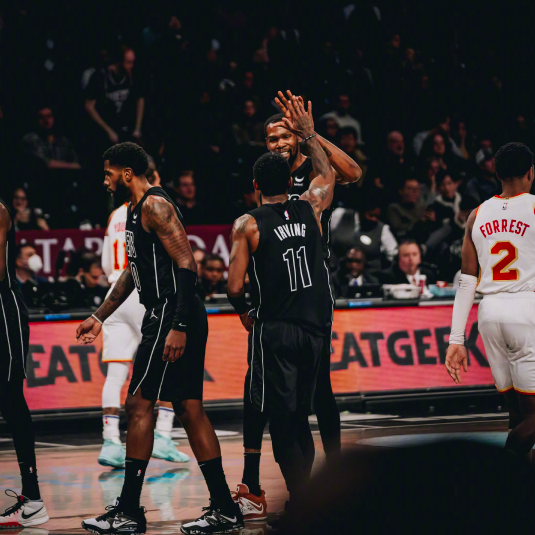 勇士击败篮网完成四连胜 勇士击败篮网完成四连胜