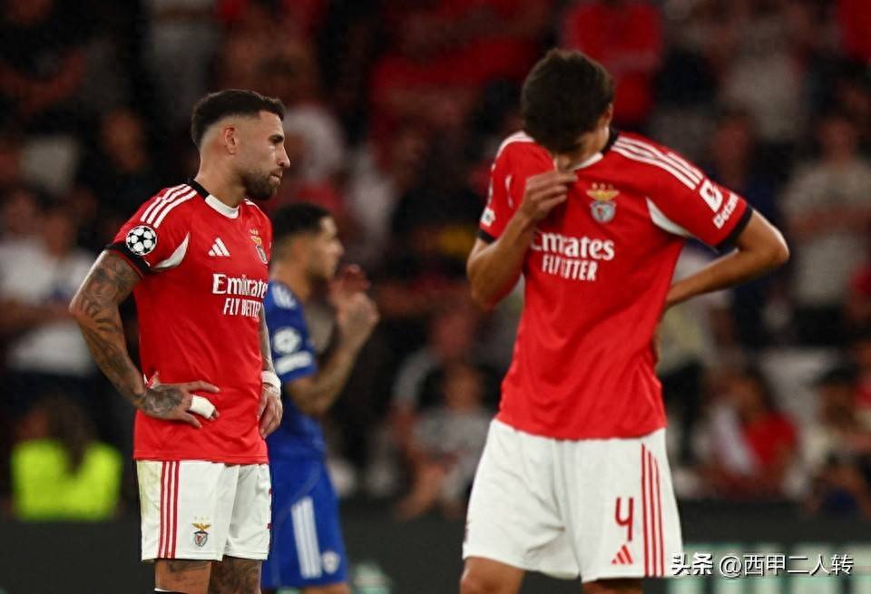 包含寂静球场!球队客场比赛取得冰冷逆转的词条 包含寂静球场!球队客场比赛取得冰冷逆转的词条